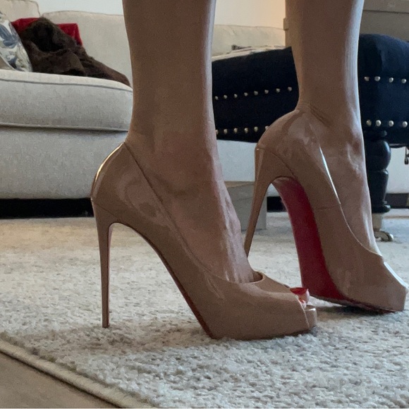 Christian Louboutin New Very Prive 120mm w/ Box, Dust Bag & Heel Tips - Picture 5 of 5